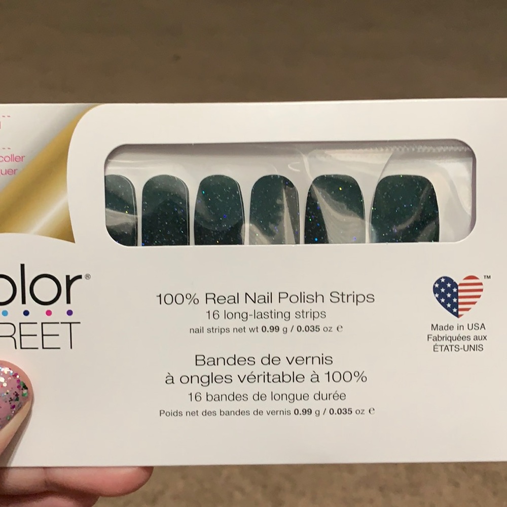 Color Street nail strips- Scot Topic